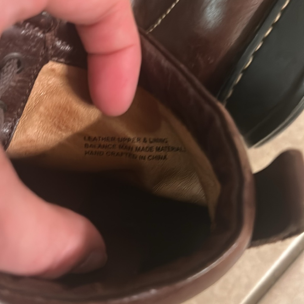Born 7.5 women’s Brown Leather Boots - Picture 7 of 8